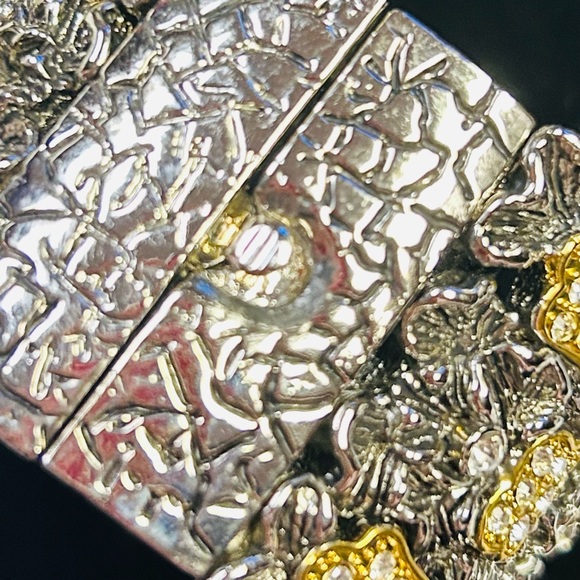 Floral Gold/Silver & Crystal Bangle Bracelet 🌼 Statement Piece - Sturdy 💛BNWOT - Picture 4 of 6
